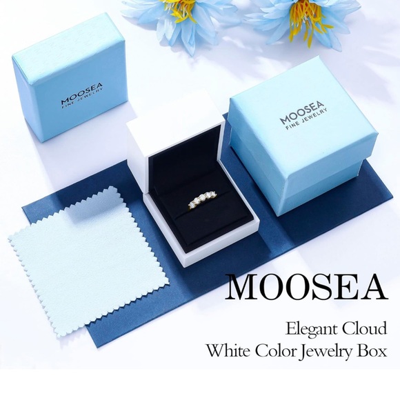 MOOSEA 5 Stone Moissanite Rings for Women - Picture 2 of 10